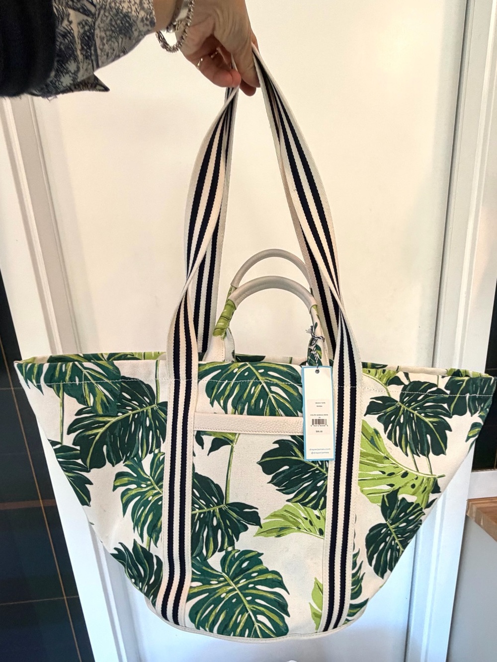Draper James NWT Monstera Flora Leaf Canvas Tote, Green/White/Black, 23x12x10 - Picture 6 of 12